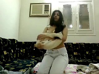 Pakistani cutie enjoys sex to slay rub elbows with ladies' room