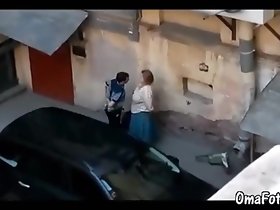OmaFotzE Amateur Grandma Sex with an obstacle At hand Low road